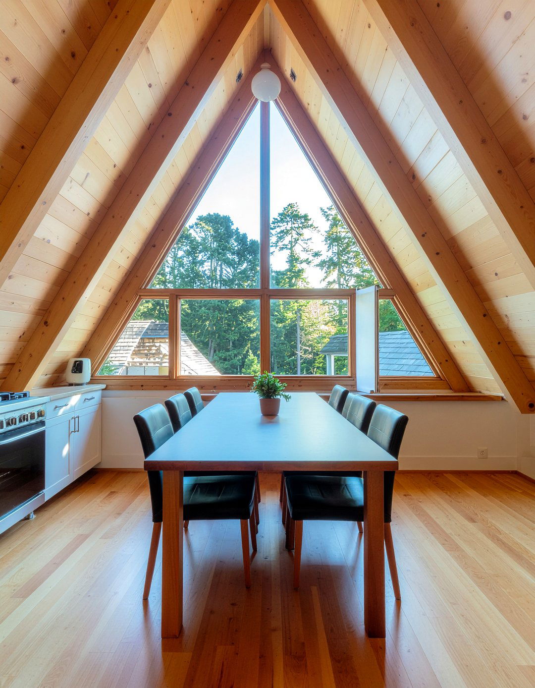 A frame cabin kitchen - 30 cabin dining room ideas