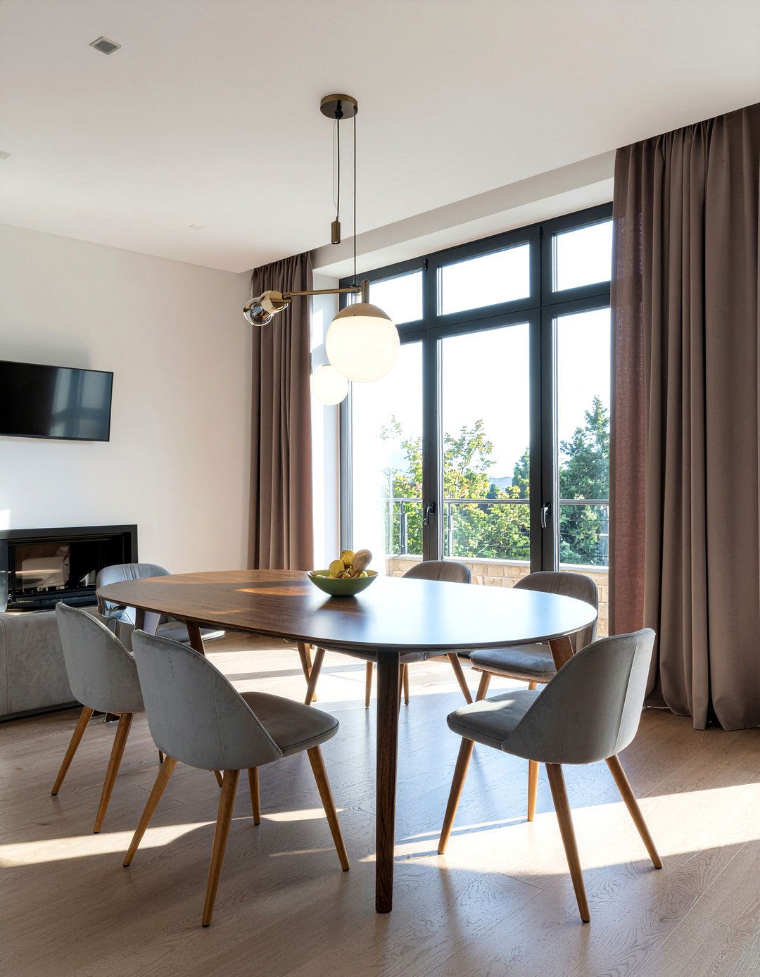 Abstract light fixtures - 30 rich dining room ideas