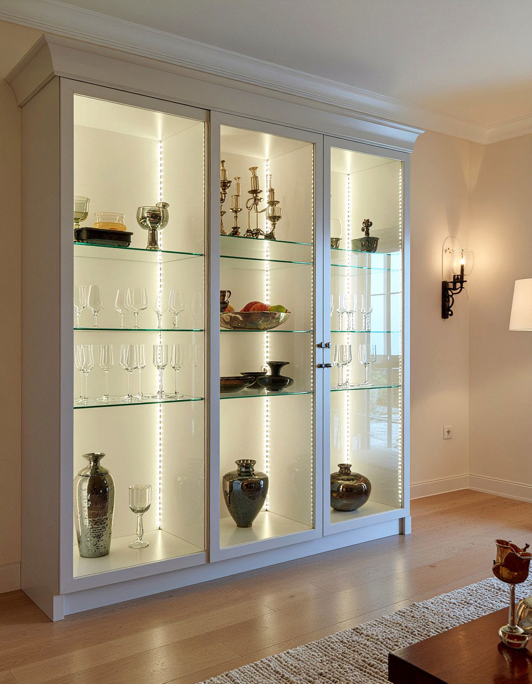 Accent lighting inside glass cabinets - 30 living room light fixture placement