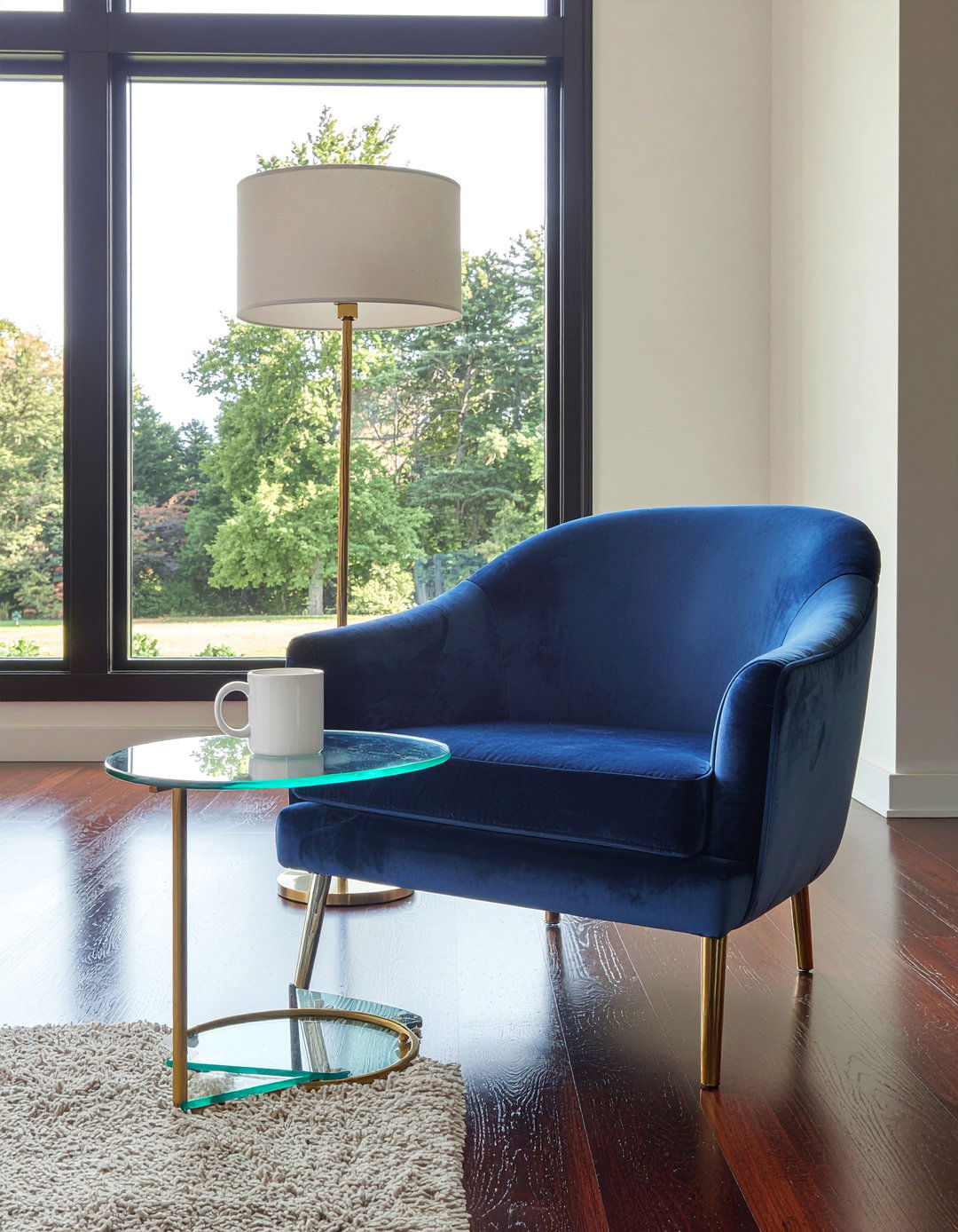 Acrylic Side Table - 30 living room lucite furniture ideas