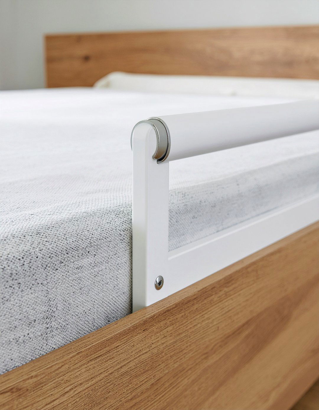 Adjustable bed rails - 30 bedroom adjustable furniture ideas