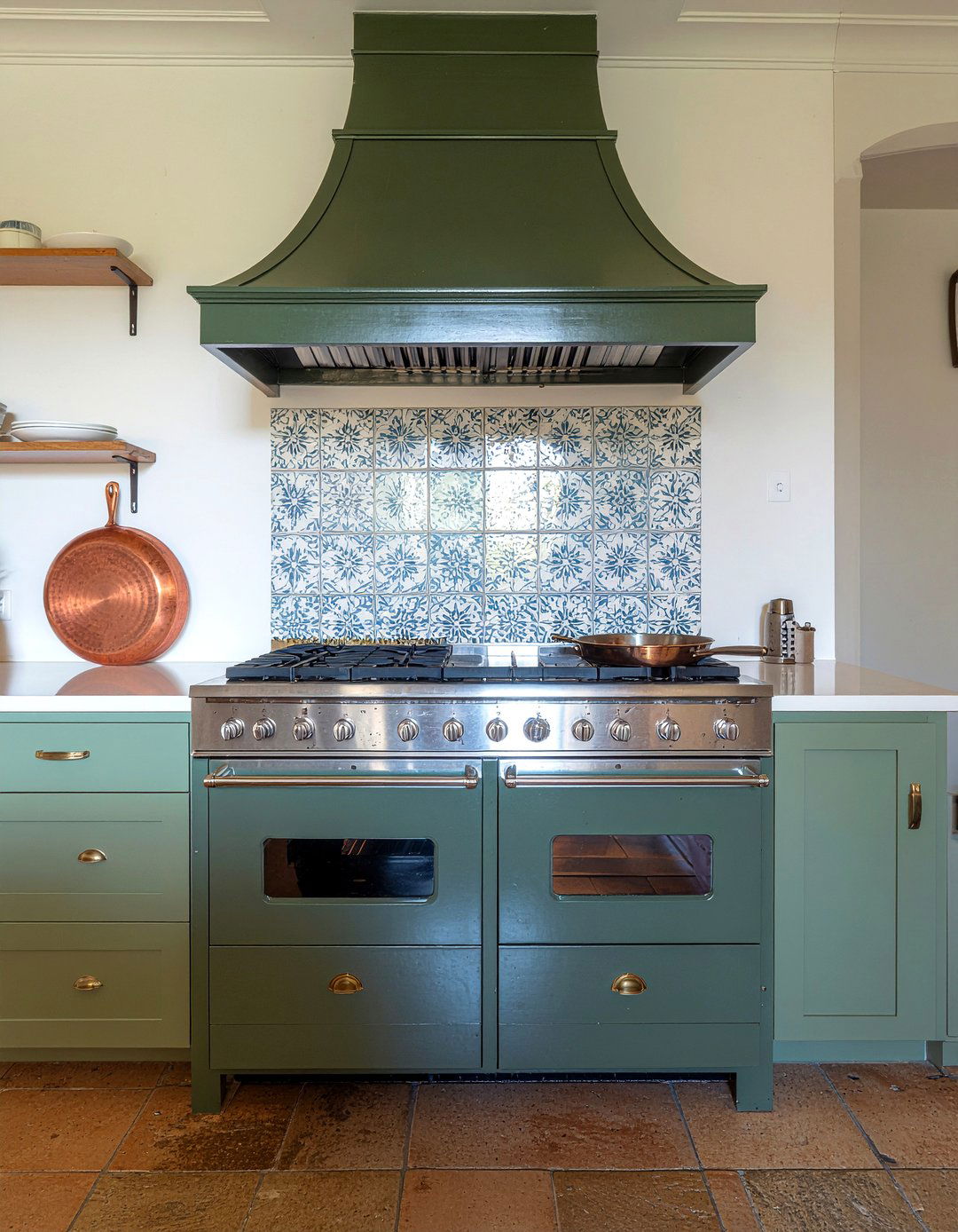 Aga Range Cooker - 30 English cottage kitchen ideas