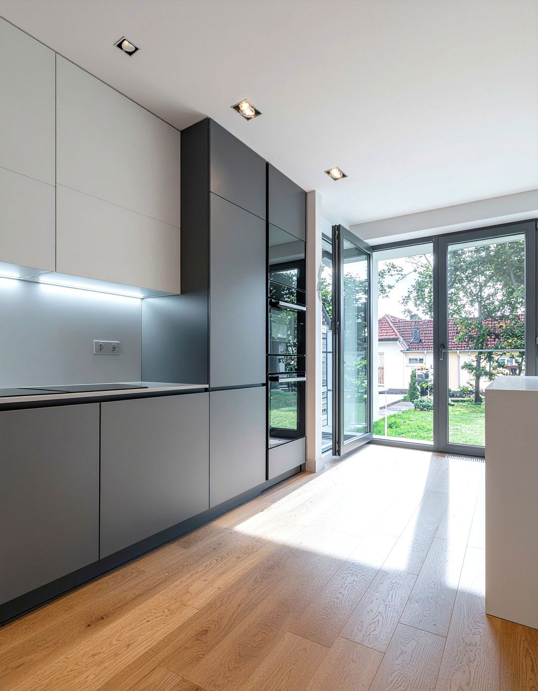 Aluminum frame door - 30 kitchen exterior door ideas