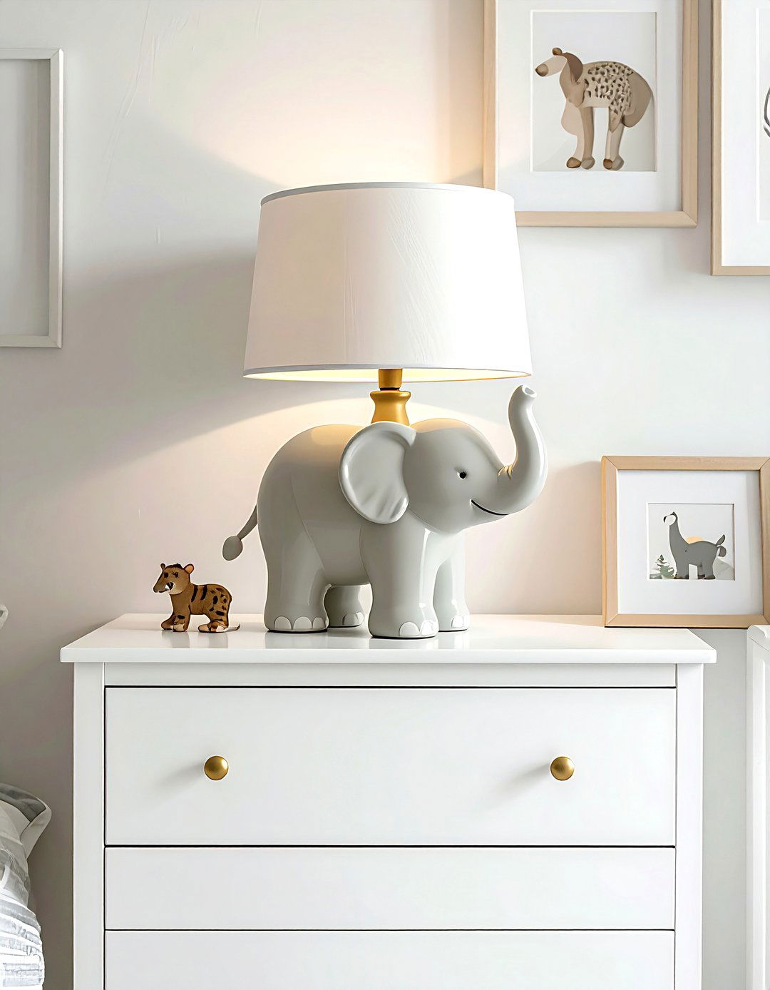 Animal nursery table lamp - 30 nursery lighting ideas