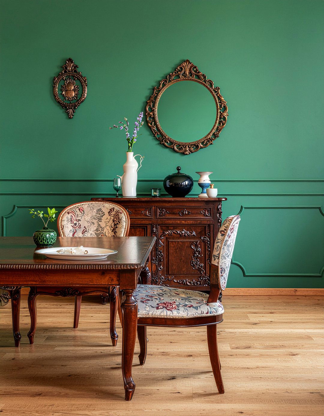 Antique Buffet Sideboard - 30 dramatic dining room ideas