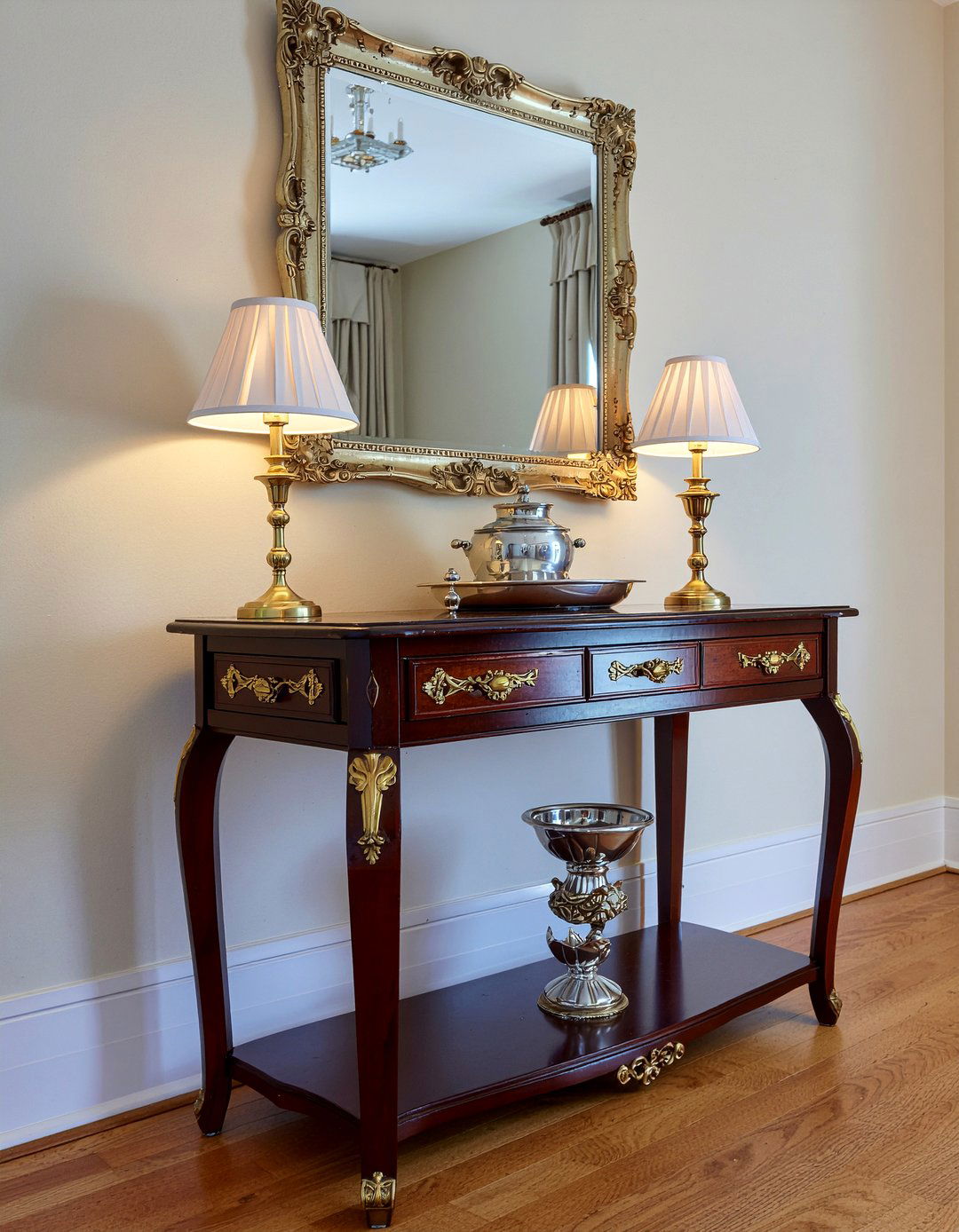 Antique Sideboard - 30 English country dining room ideas