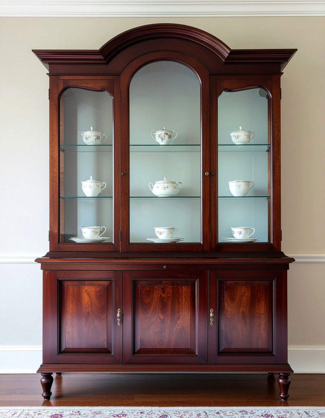 Antique china cabinet - 30 heirloom dining room ideas