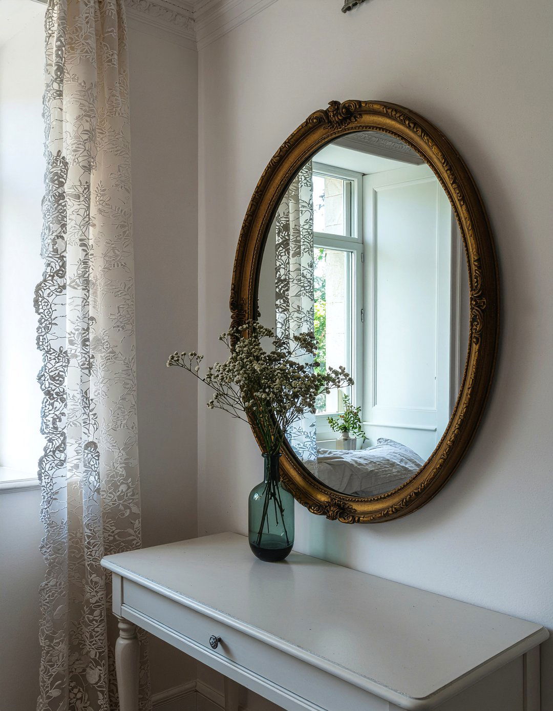 Antiqued Round Mirror Vintage Style - 30 bedroom round mirrors