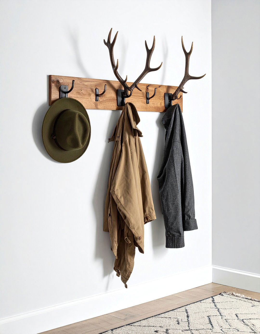 Antler wall hook - 30 mountain decor ideas