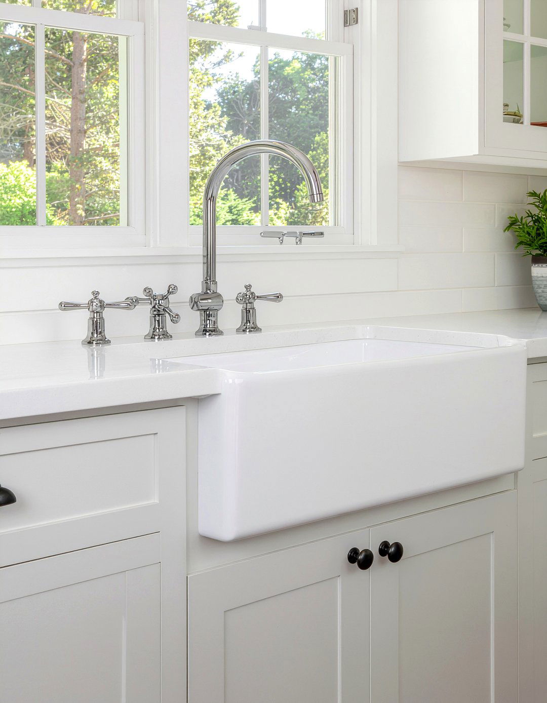 Apron Front Sink - 30 English farmhouse kitchen ideas