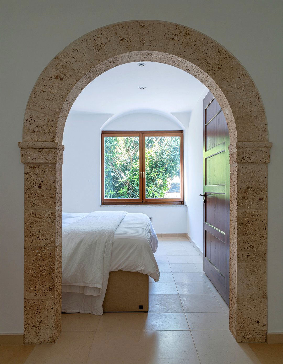 Arched Doorway - 30 Tuscan bedroom ideas