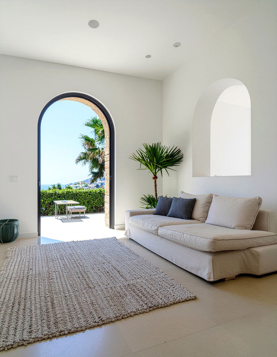 Arched Doorway - 30 Greek living room ideas