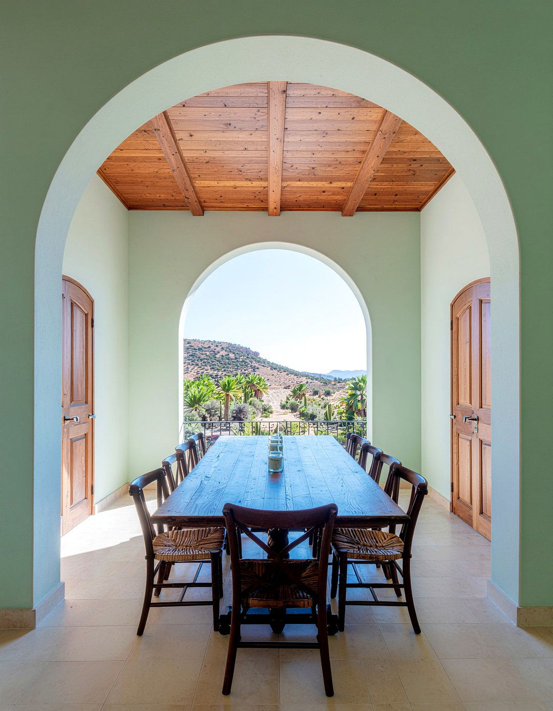 Arched Doorway Dining Room - 30 desert dining room ideas