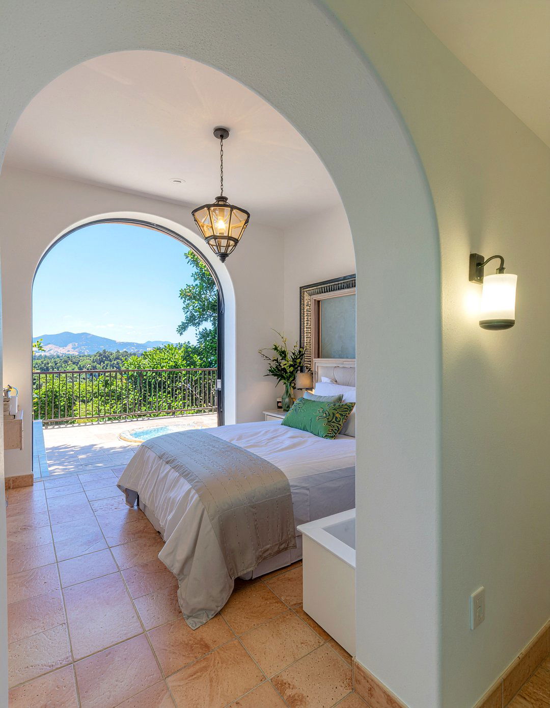 Arched Doorway Ensuite - 30 bedroom ensuite ideas