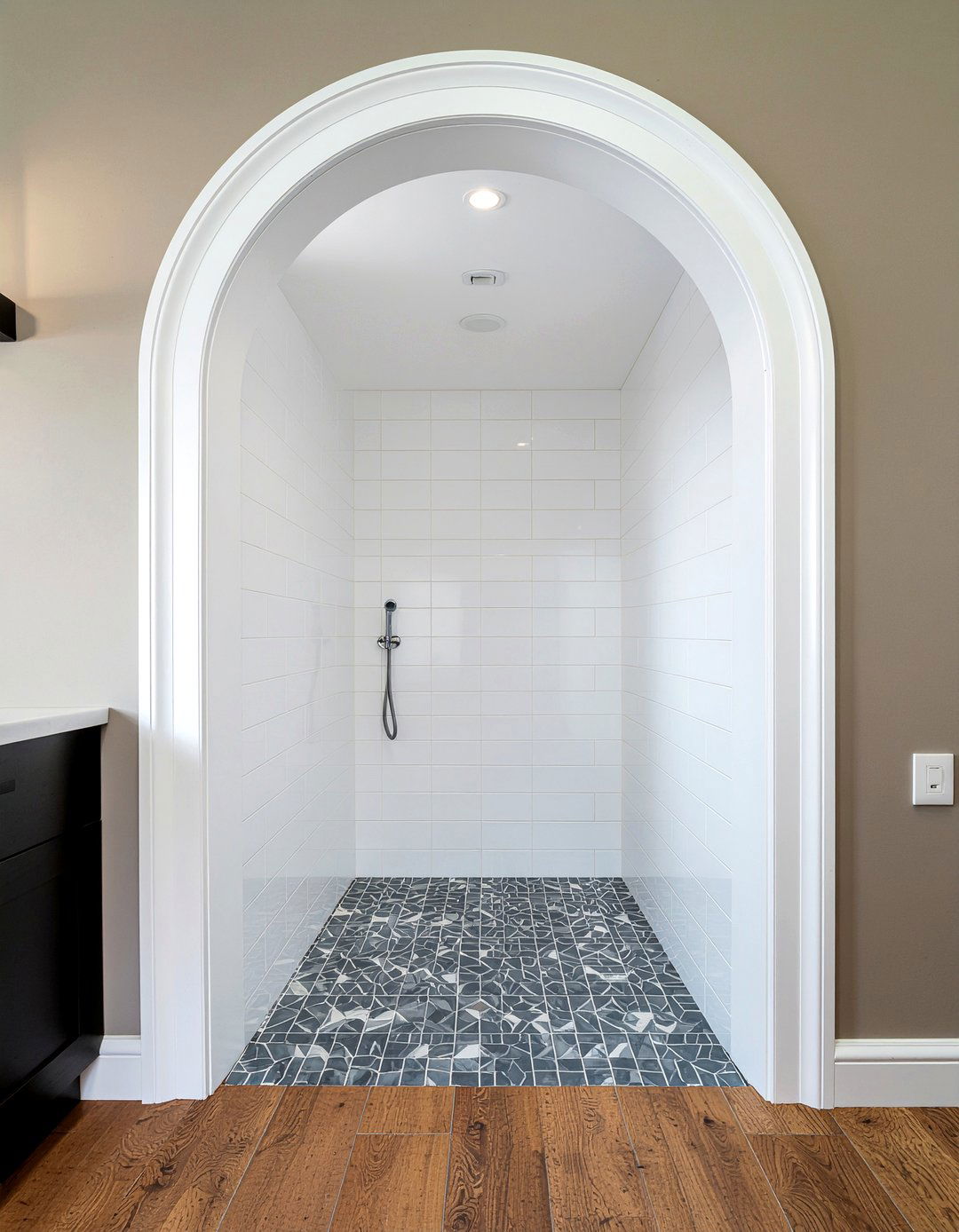 Arched Doorway Molding Bathroom - 30 bathroom molding ideas