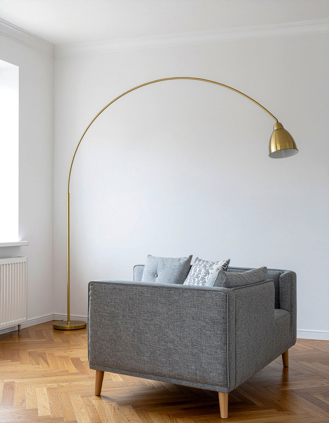 Arched Floor Lamp - 30 weekend living room ideas