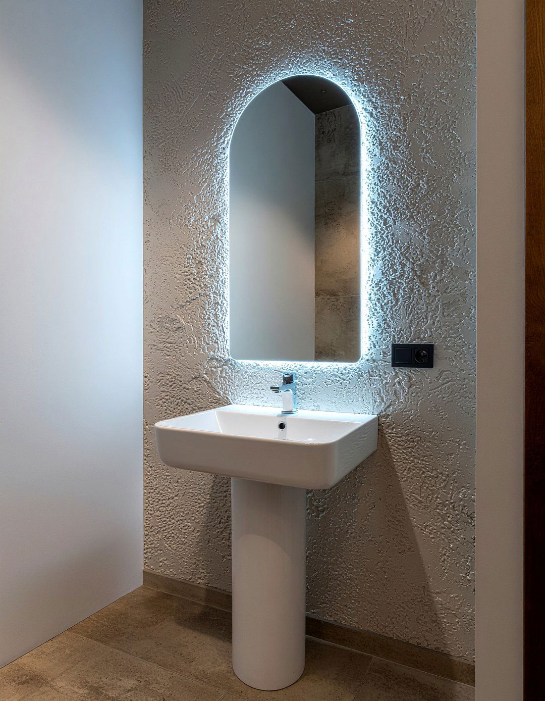 Arched LED Mirror - 30 LED bathroom mirror ideas