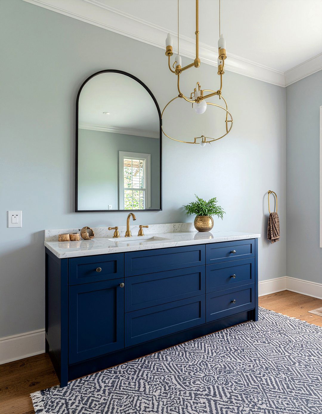 Arched Mirror - 30 powder room ideas