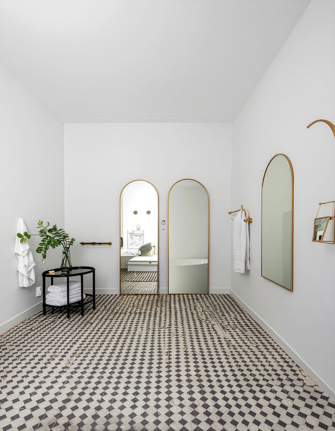 Arched Mirrored Wall Bathroom - 30 mirrored wall bathroom ideas