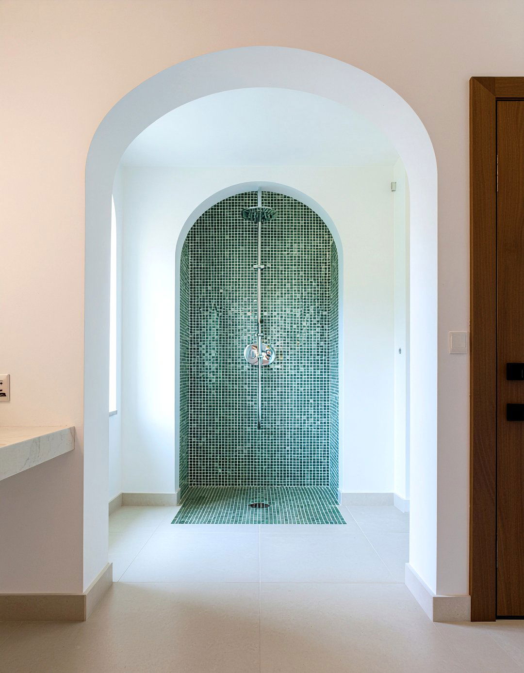 Arched Shower Entry - 30 bathroom dramatic change ideas