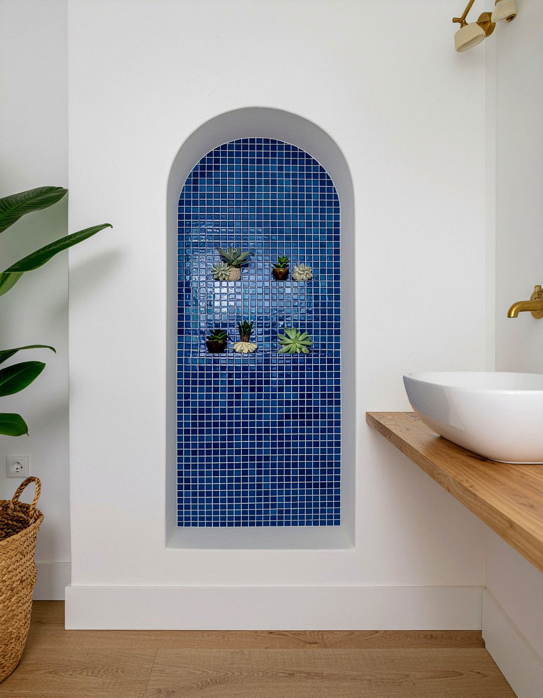 Arched Shower Niche - 30 bathroom niche ideas
