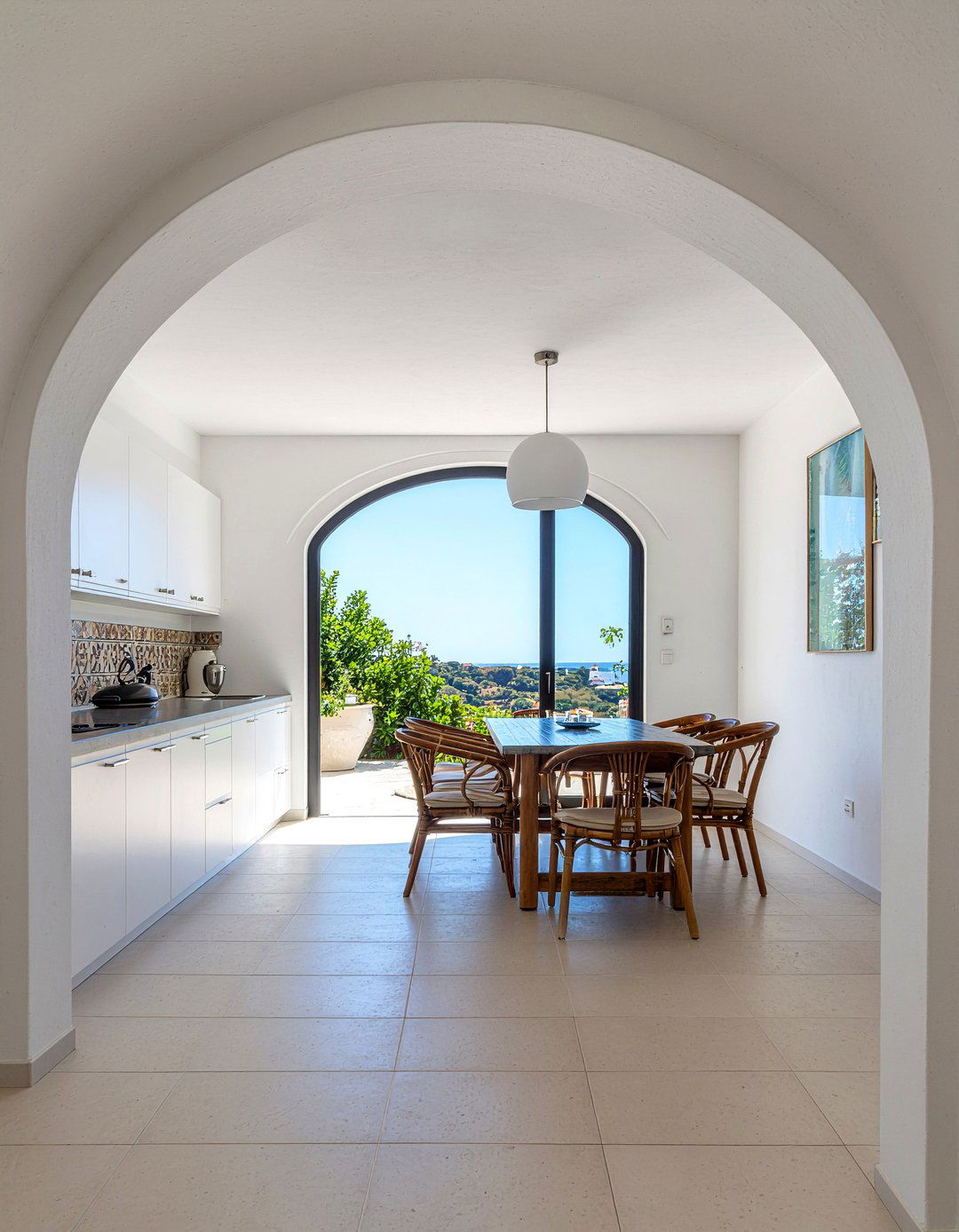 Arched kitchen doorway - 30 kitchen focal point ideas