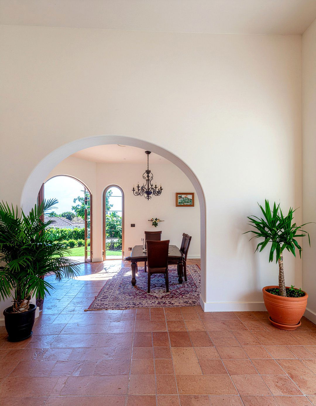 Arched pony wall opening - 30 living room pony wall ideas