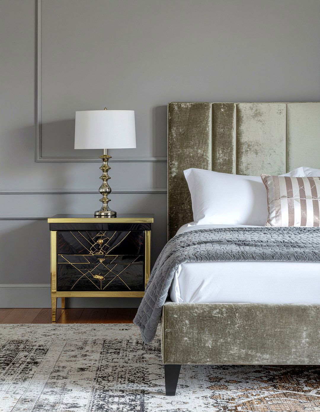 Art Deco Nightstand - 30 bedroom vintage nightstands