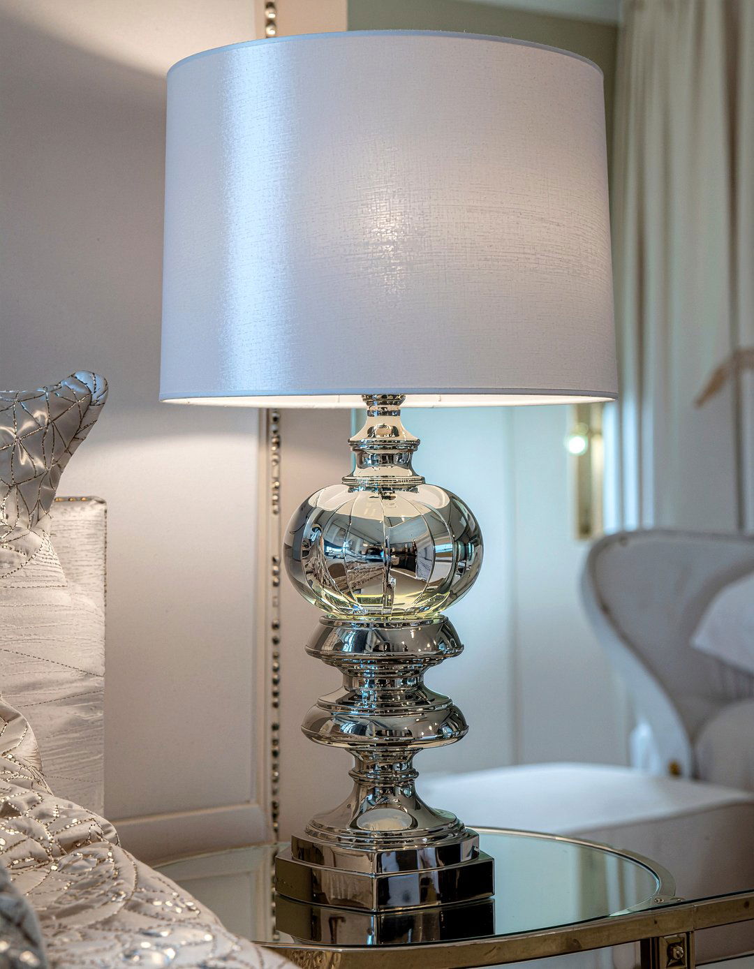Art Deco Table Lamp - 30 Hollywood regency bedroom ideas