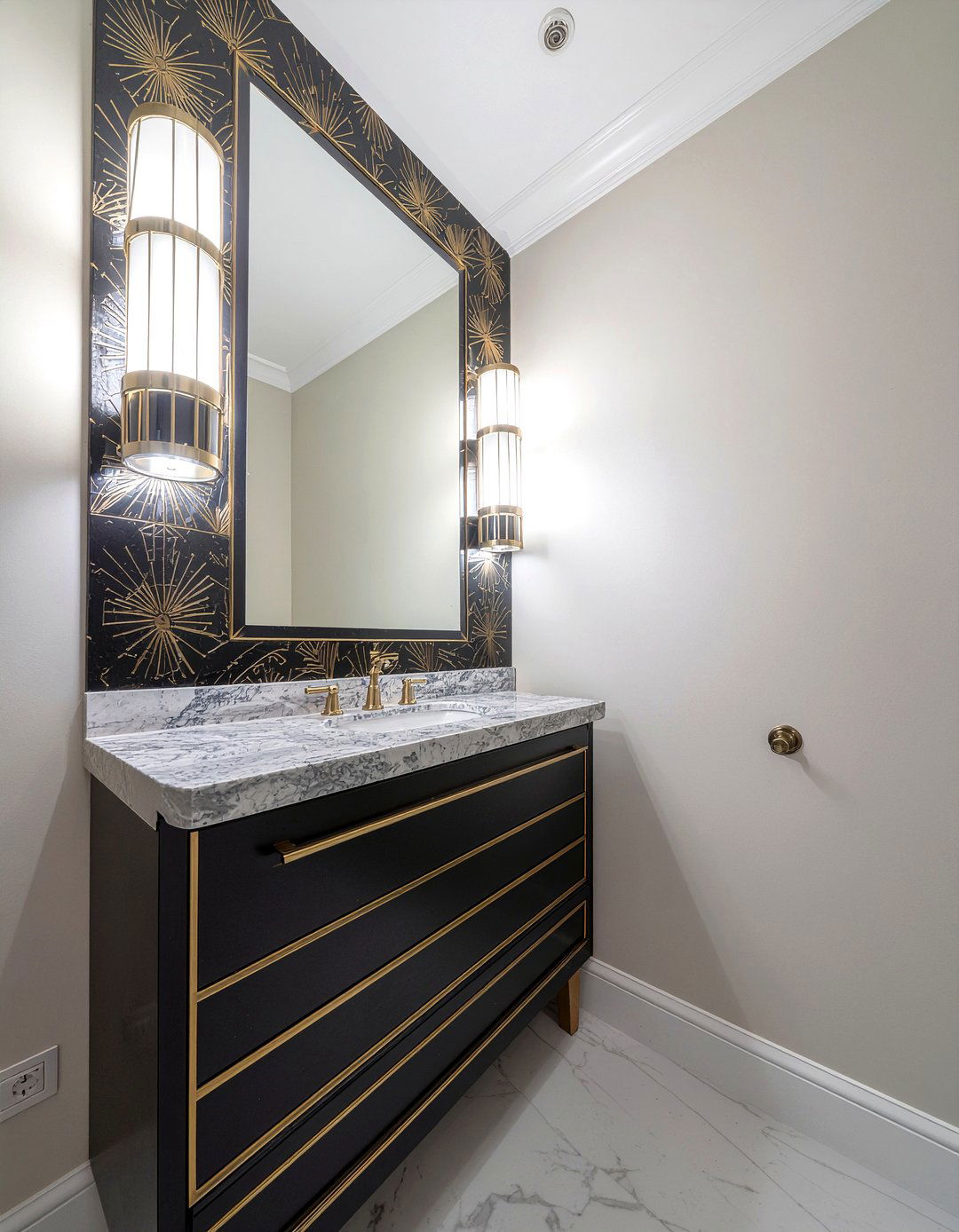 Art deco vanity light - 30 bathroom lighting statement ideas