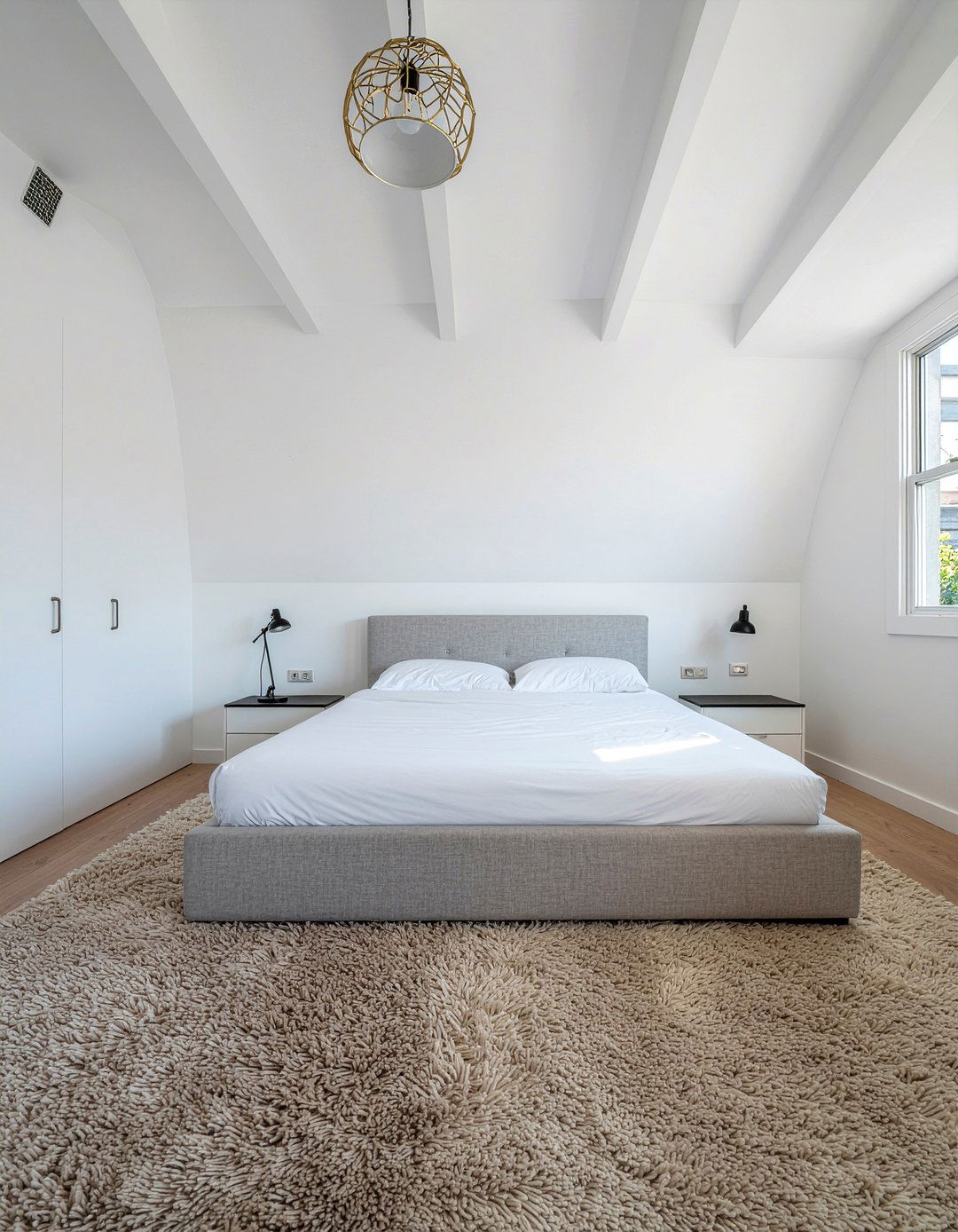 Attic bedroom layout - 30 sloped ceiling bedroom ideas