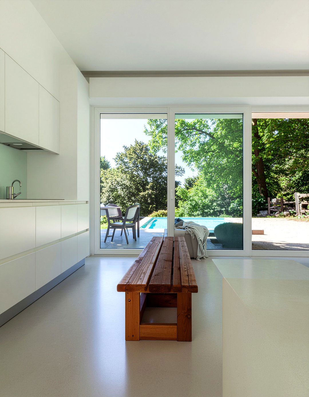 Backless Dining Bench - 30 dining room banquette ideas