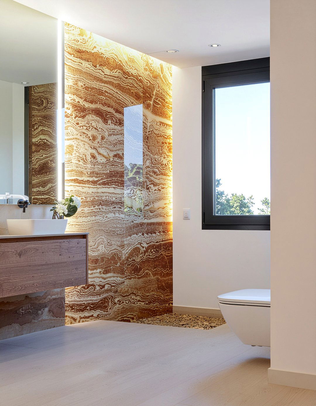 Backlit onyx wall panel - 30 bathroom accent lighting ideas