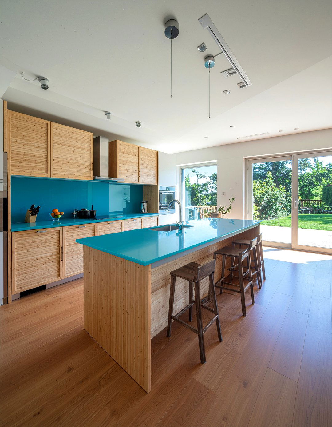 Bamboo And Recycled Glass Kitchen - 30 kitchen material mixing ideas