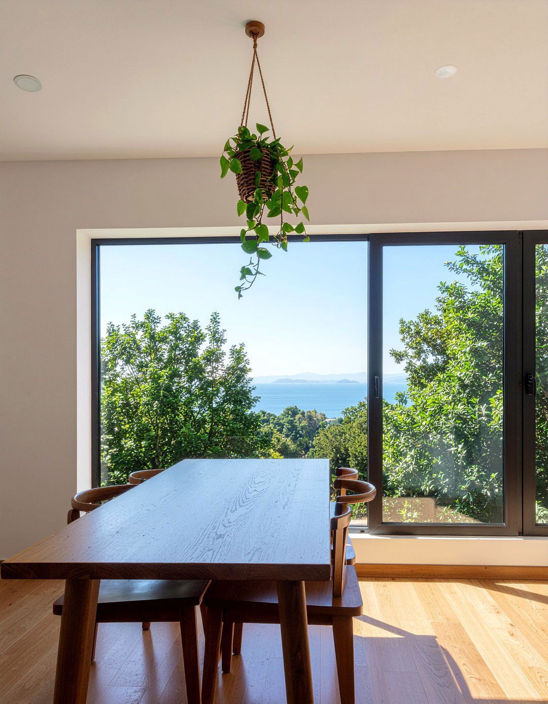 Bamboo Hanging Planter - 30 bamboo dining room ideas