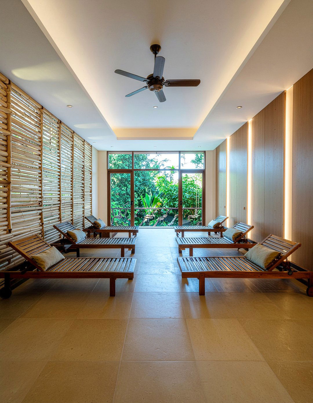 Bamboo Wall Paneling - 30 tropical living room ideas