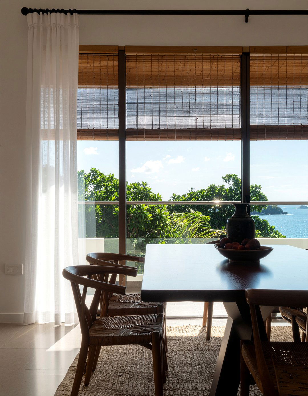 Bamboo Window Blinds - 30 Caribbean dining room ideas