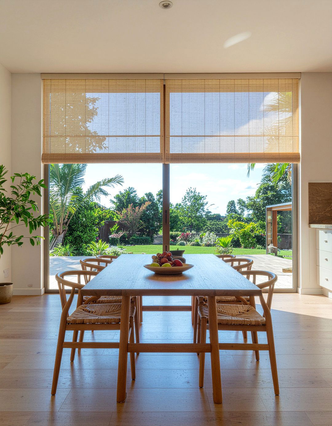 Bamboo Window Shades - 30 bamboo dining room ideas
