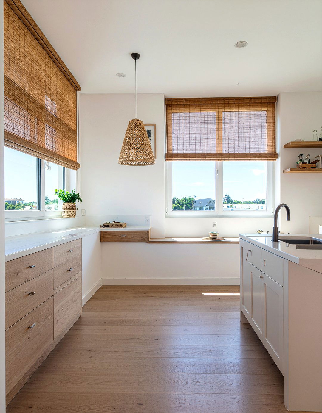 Bamboo blinds for kitchen - 30 kitchen window decor ideas