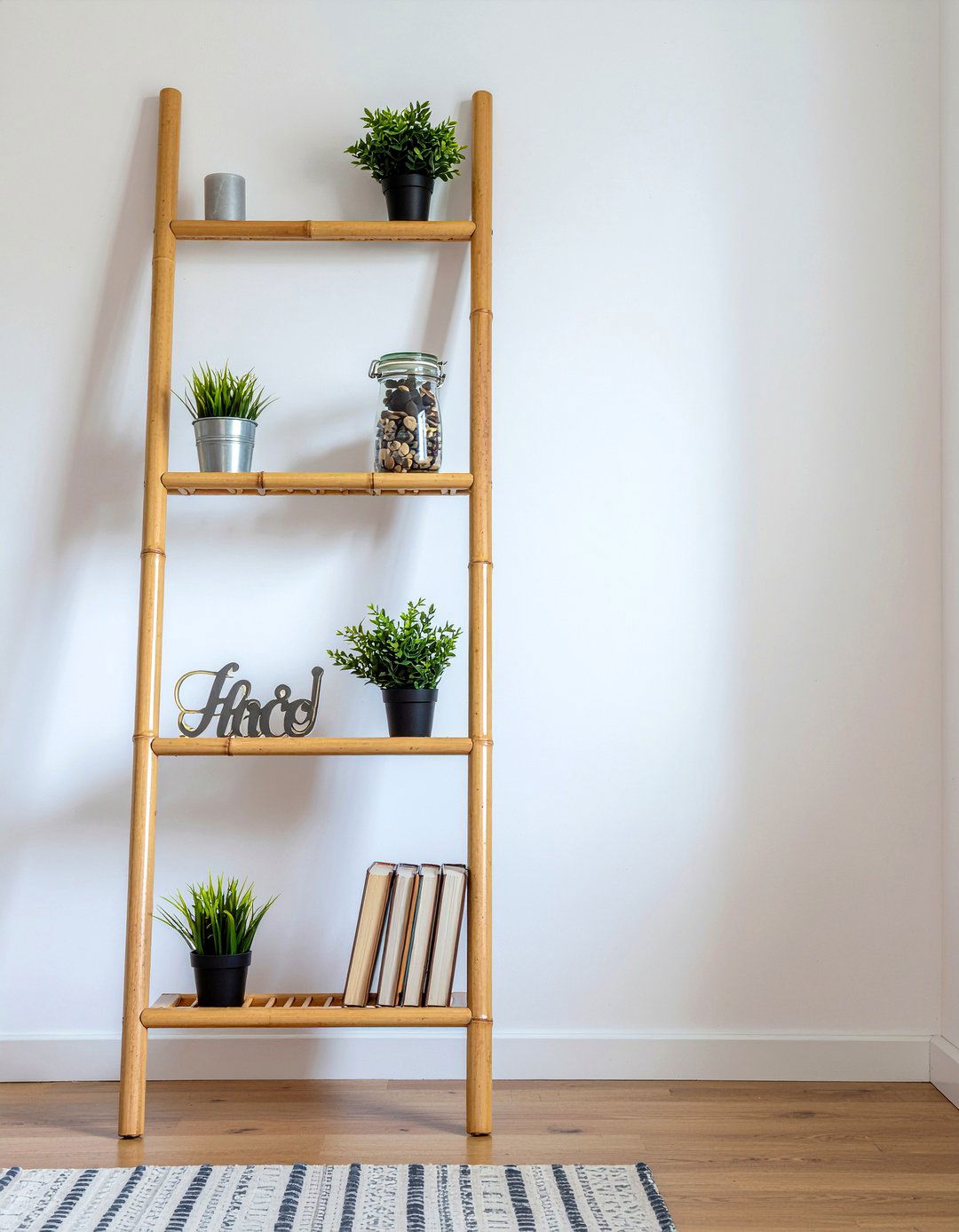 Bamboo ladder shelf - 30 bamboo living room ideas
