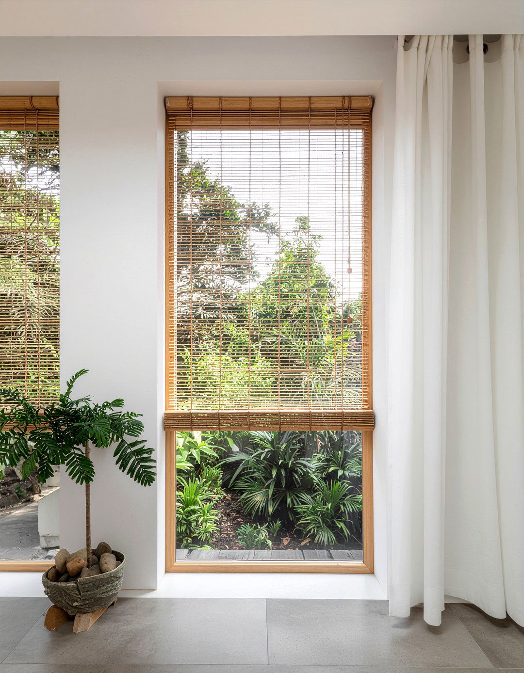 Bamboo roll up blind - 30 bathroom curtain ideas