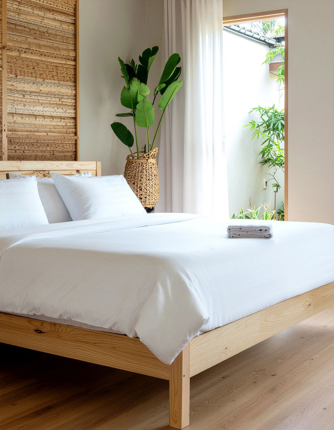 Bamboo sheets - 30 wellness bedroom ideas