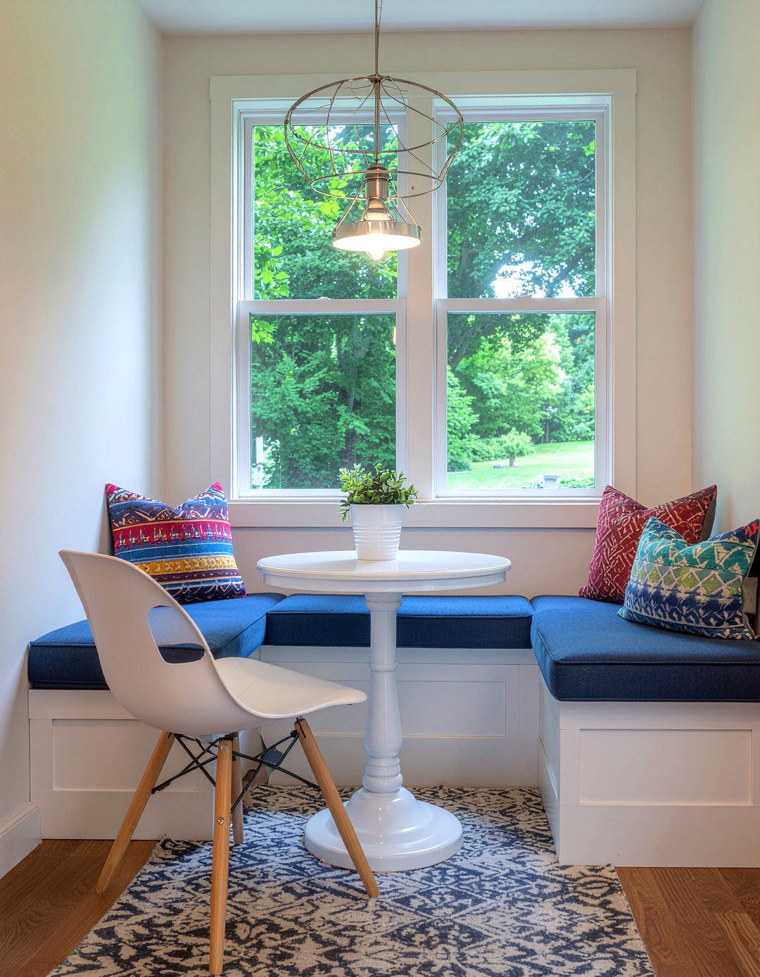 Banquette Seating - 30 inspiring dining room ideas
