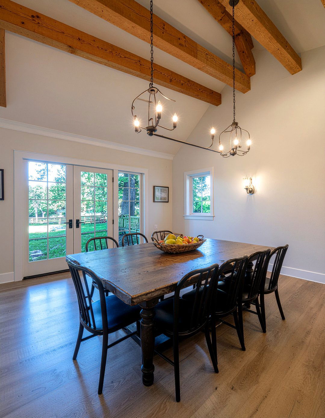 Barn Dining Room - 30 converted space dining room ideas