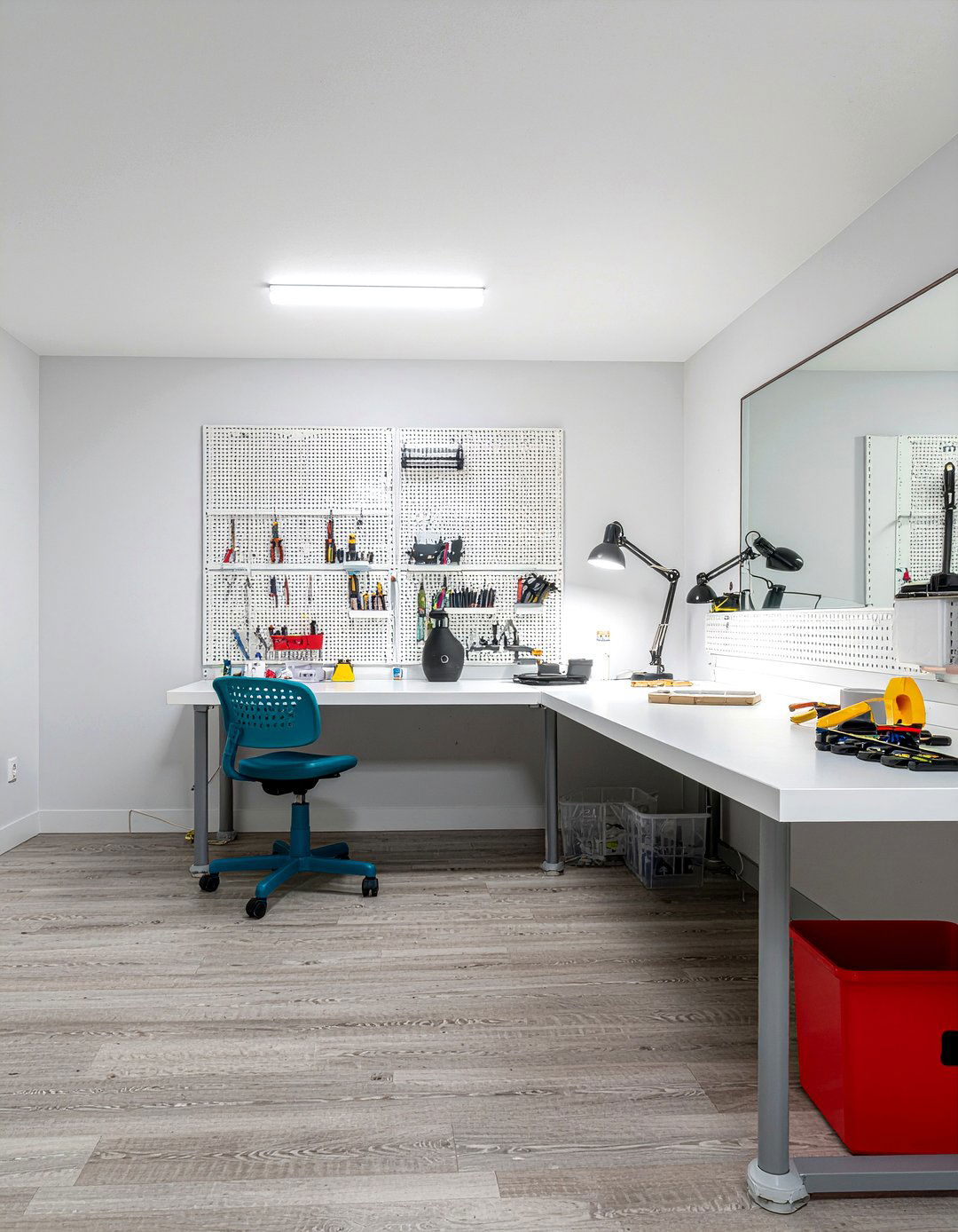 Basement craft room - 30 basement living room ideas