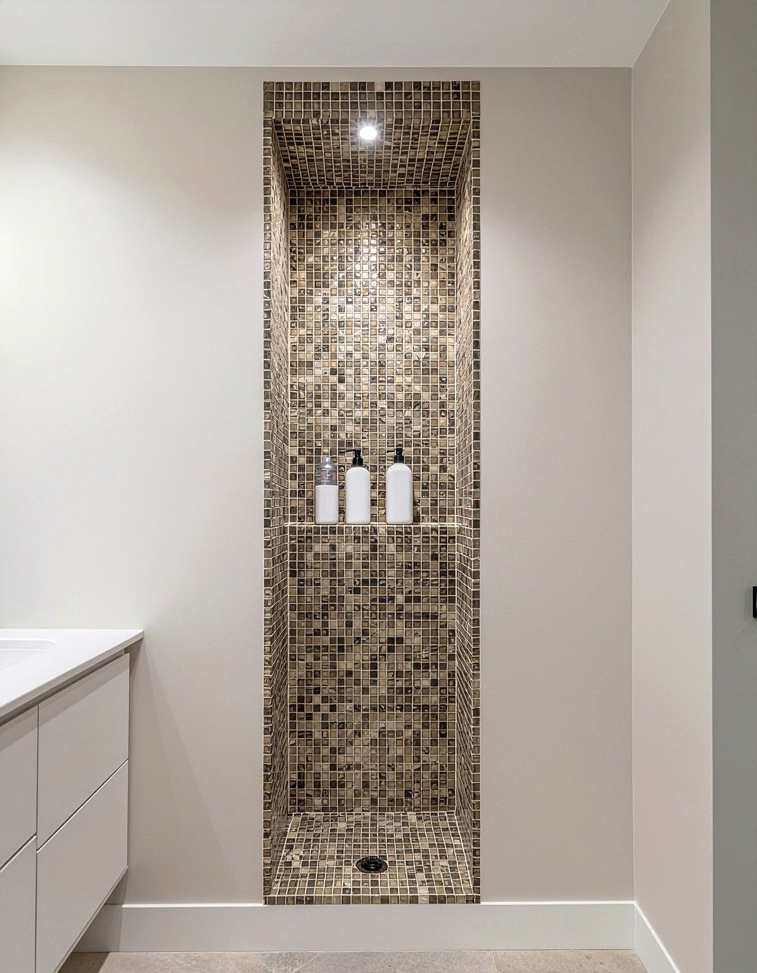 Bathroom shower niche - 30 bathroom mistakes to avoid