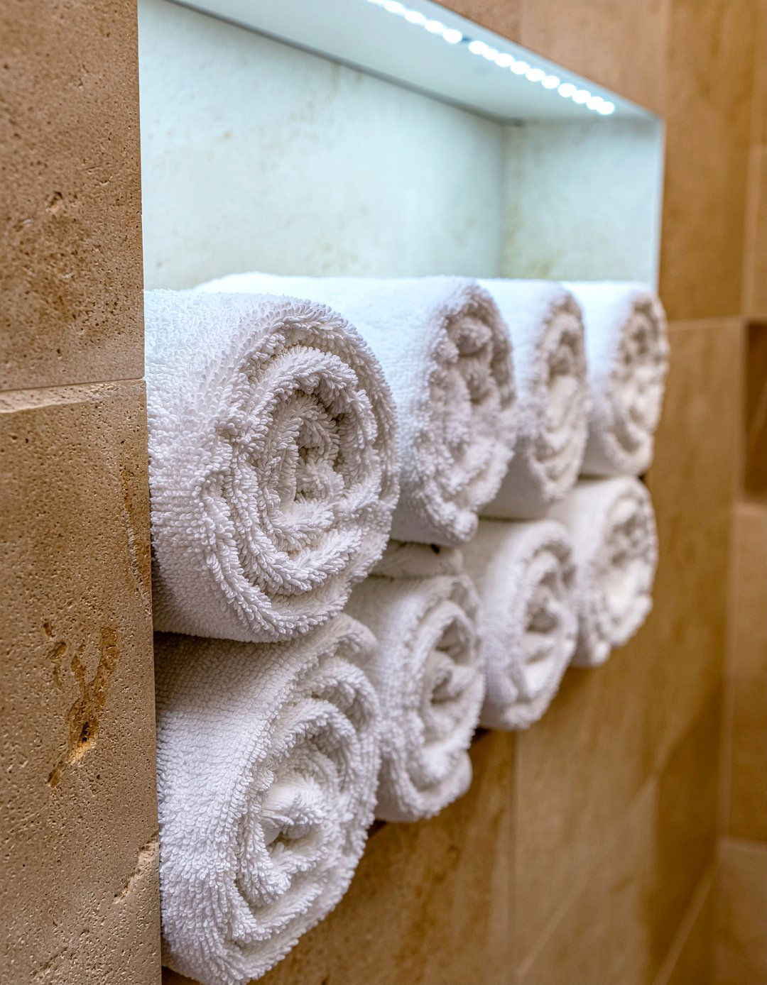 Bathroom towel rack niche - 30 bathroom built-in ideas