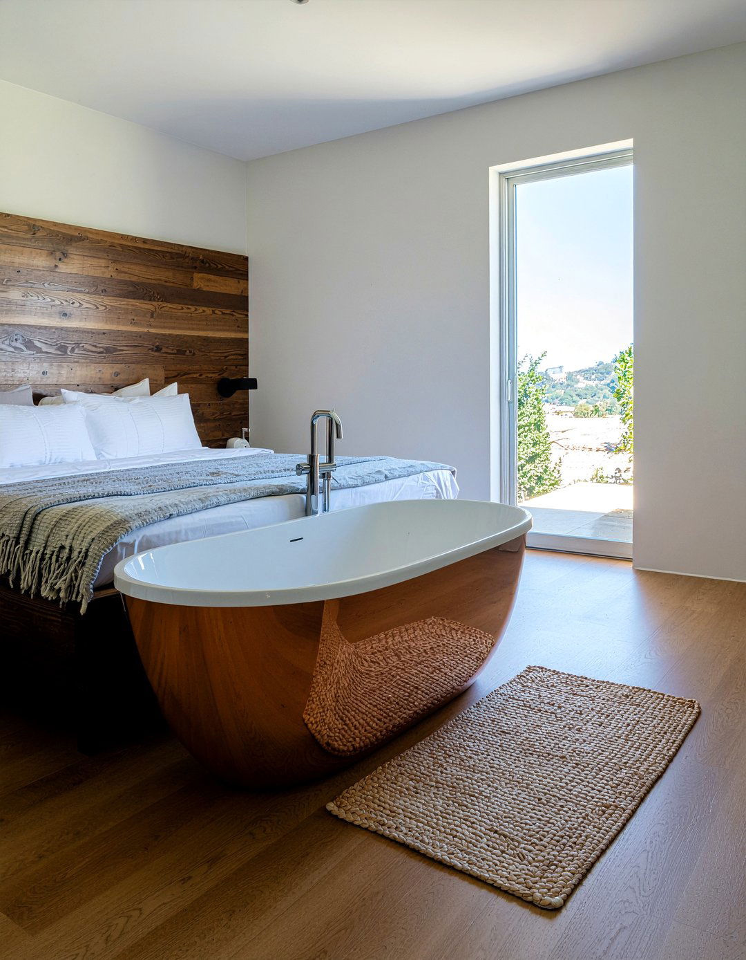 Bathtub In Bedroom - 30 open plan bedroom ideas