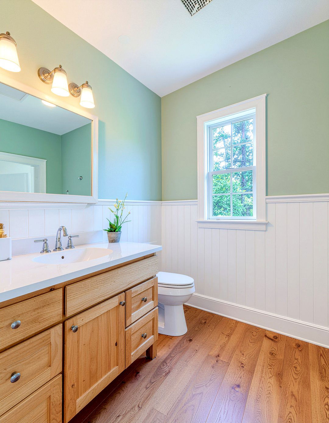 Beadboard Bathroom Walls - 30 bathroom molding ideas
