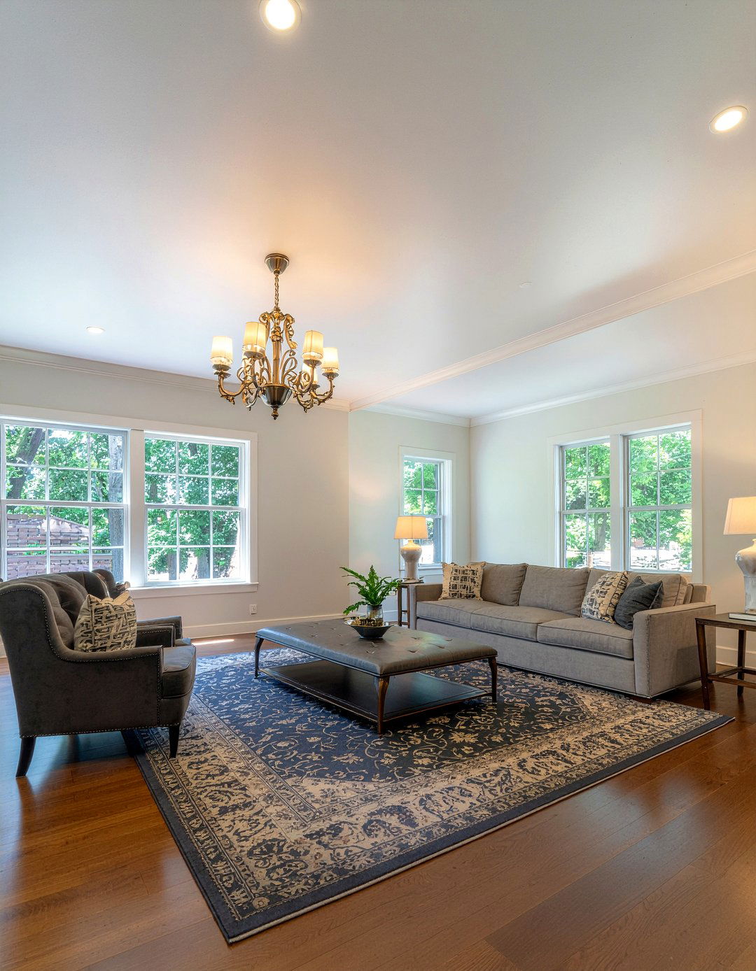 Beadboard crown molding detail - 30 living room beadboard ideas